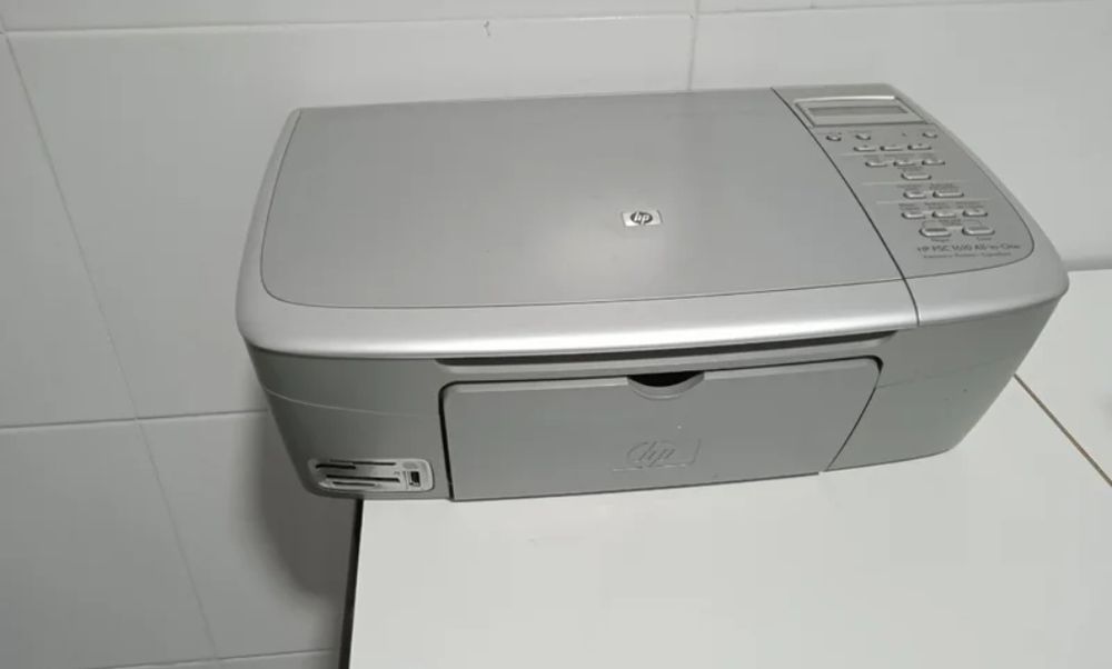 Impressora HP 1610 PSC all-in-one

.

.
.