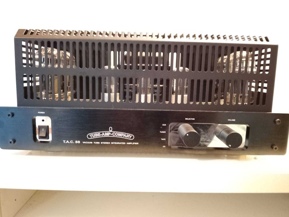 Amplificador a Válvulas integrado TubeAmpCompany 88