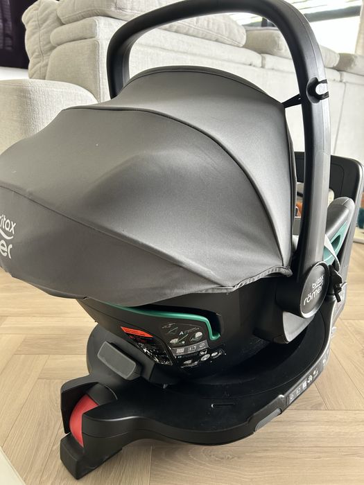 Fotelik Britax Romer i-size 3 baza Flex Base iSense