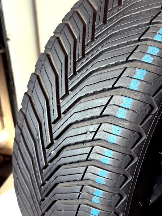 Pneus Michelin CrossClimate 2 - 225/45/18 - Como NOVOS