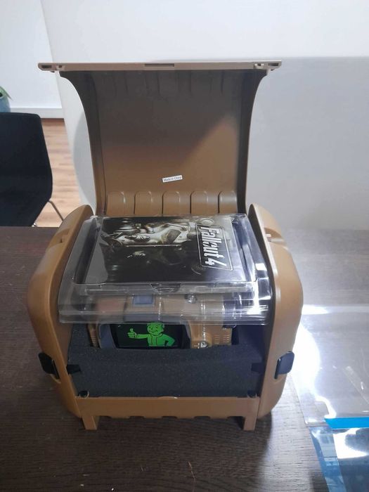 PS4 Fallout 4 Pip Boy Collectors Edition