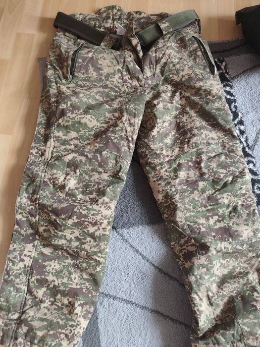 продам теплі штани з утеплювачем