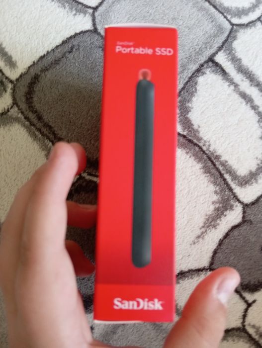 Продам Зовнішній накопичувач SSD 1TB SanDisk Extreme Portable E30