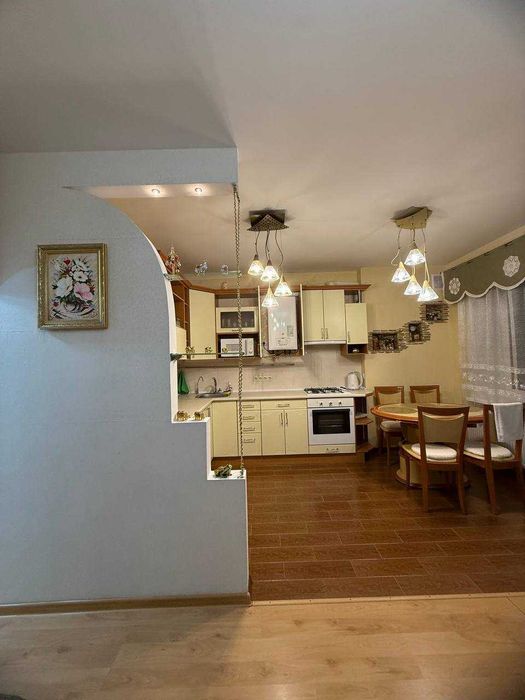 Здається в оренду однокімнатна квартира-студія, район Площі!