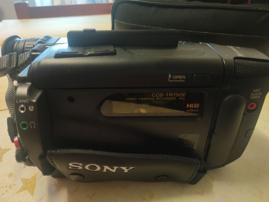 Máquina de filmar sony CCD-TR750E