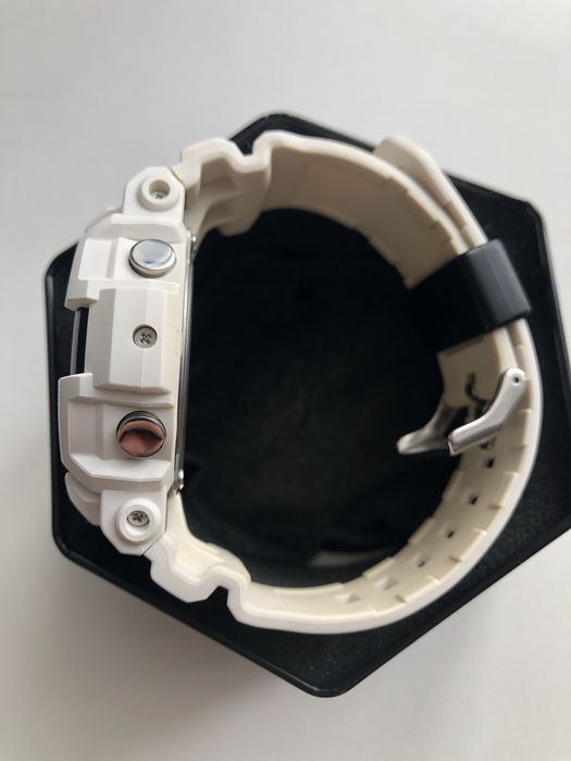 Zegarek Casio G-SHOCK biały