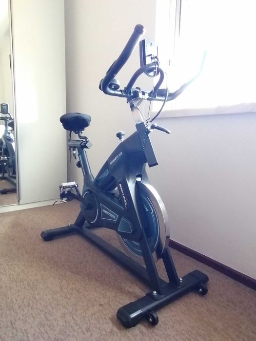 Bicicleta estática Beuhmax 3500 - Volante Inércia 25kg