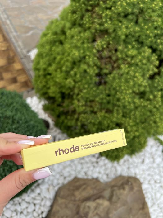 Лімітована колекція блиску Rhode з банановим смаком