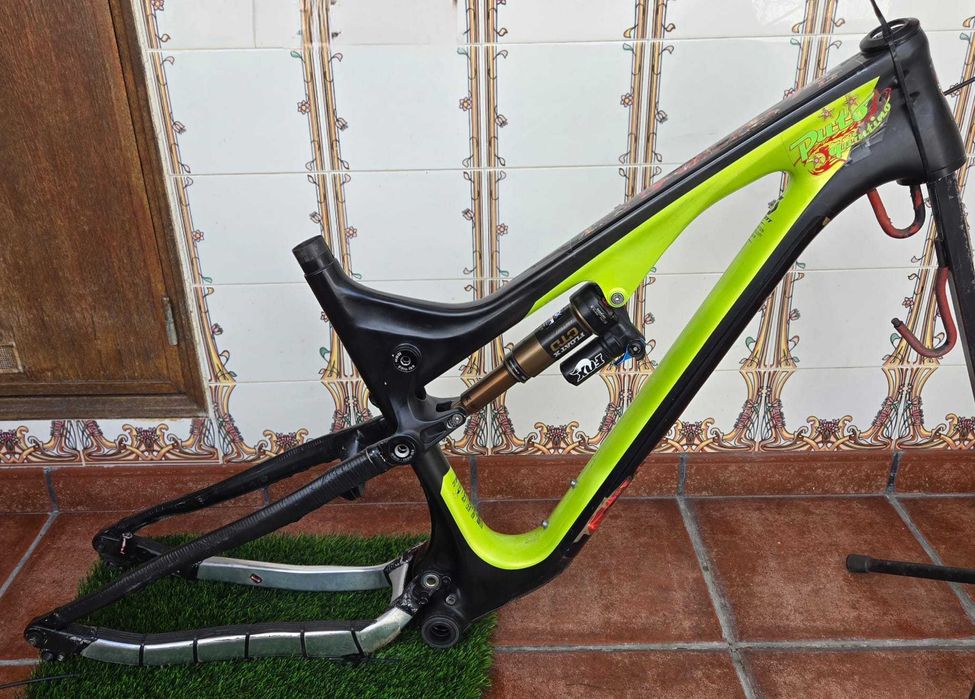 Quadro carbono Scott Genius LT Plus 2017 - 29er ou 27,5er
