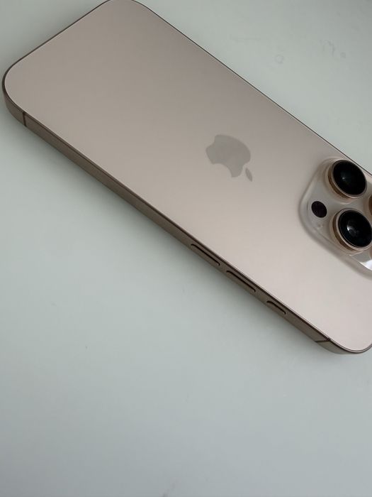 Iphone 16 pro на запчастини. Icloud