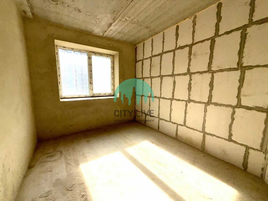 Продаж 1-кімнатної квартири (сирець) в ЖК Княгинин (38)