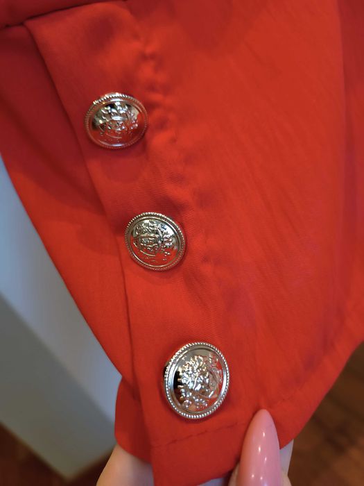 Czerwona bluzka top kopertowy dekolt marszczony stan z guzikami