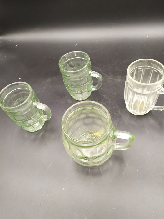 Zestaw czterech kufli prl