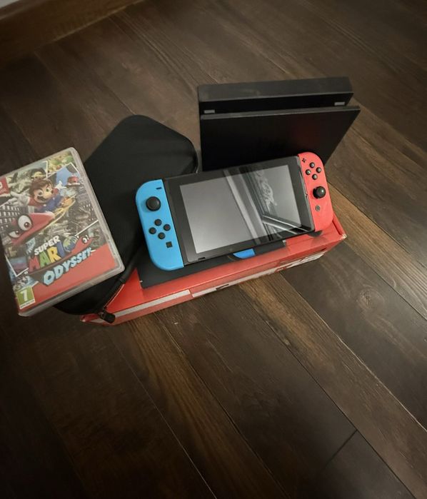 Nintendo Switch в отличном состояние прошел только одну игру