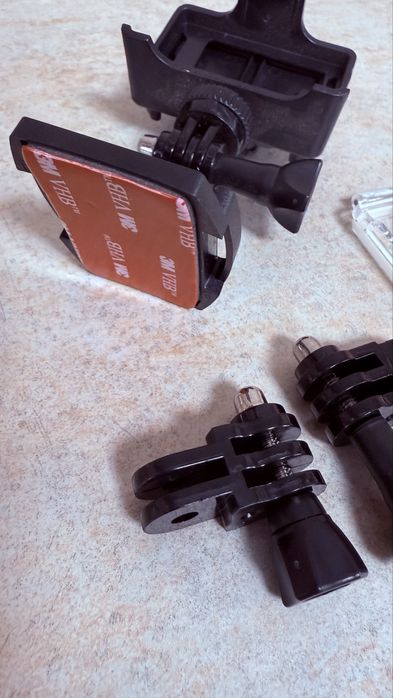 Akcesoria uchwyty obudowa do kamery - całość tanio