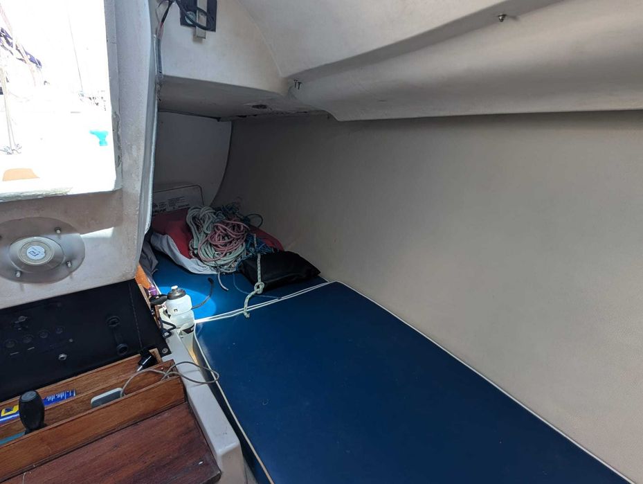 Veleiro Jeanneau One Design 24 – Equipado e Pronto a Navegar!