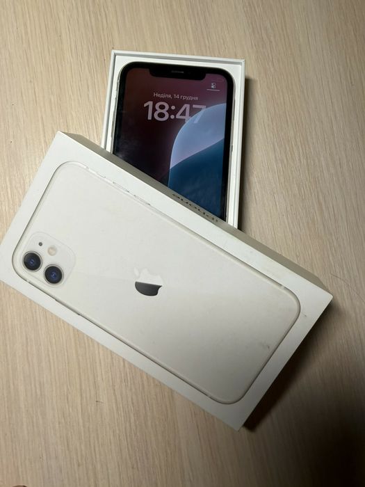 Продам iPhone 11 в гарному стані