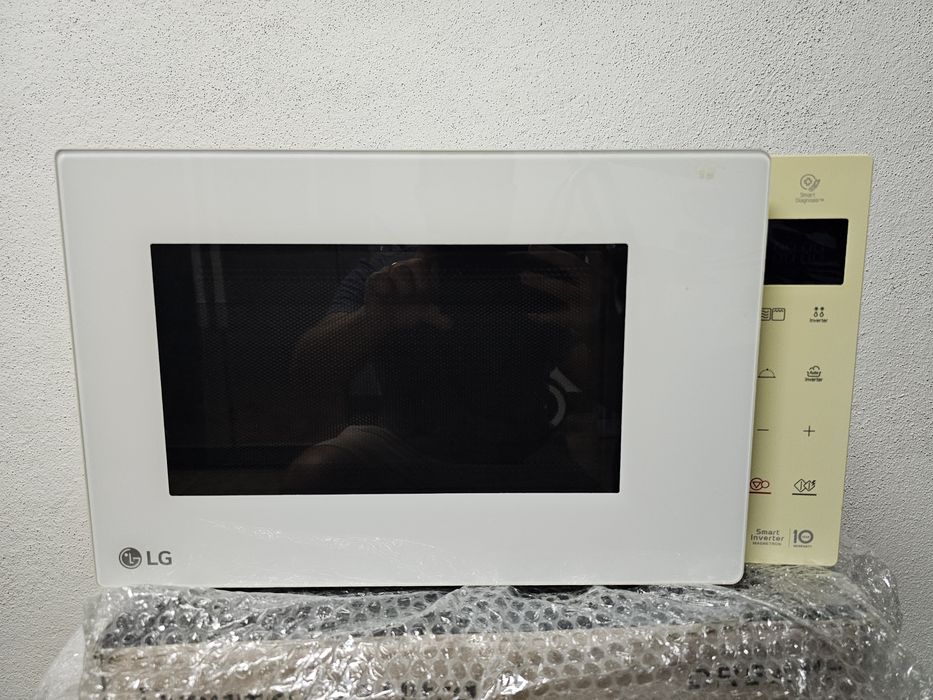 Micro-ondas LG MH6535GDH