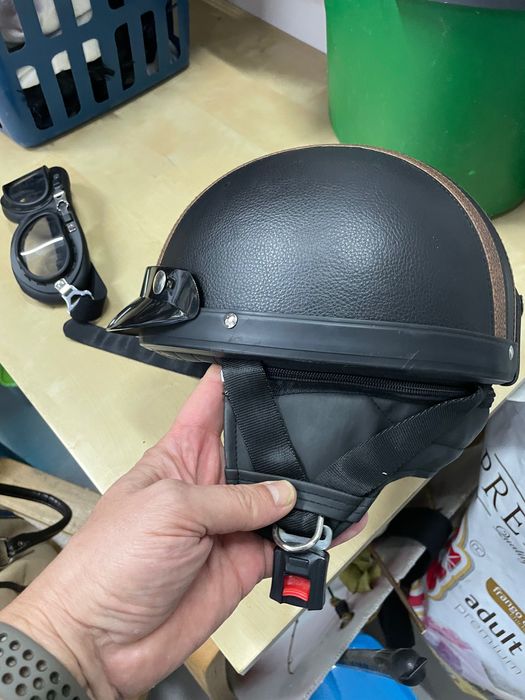 Capacete e óculos vintage