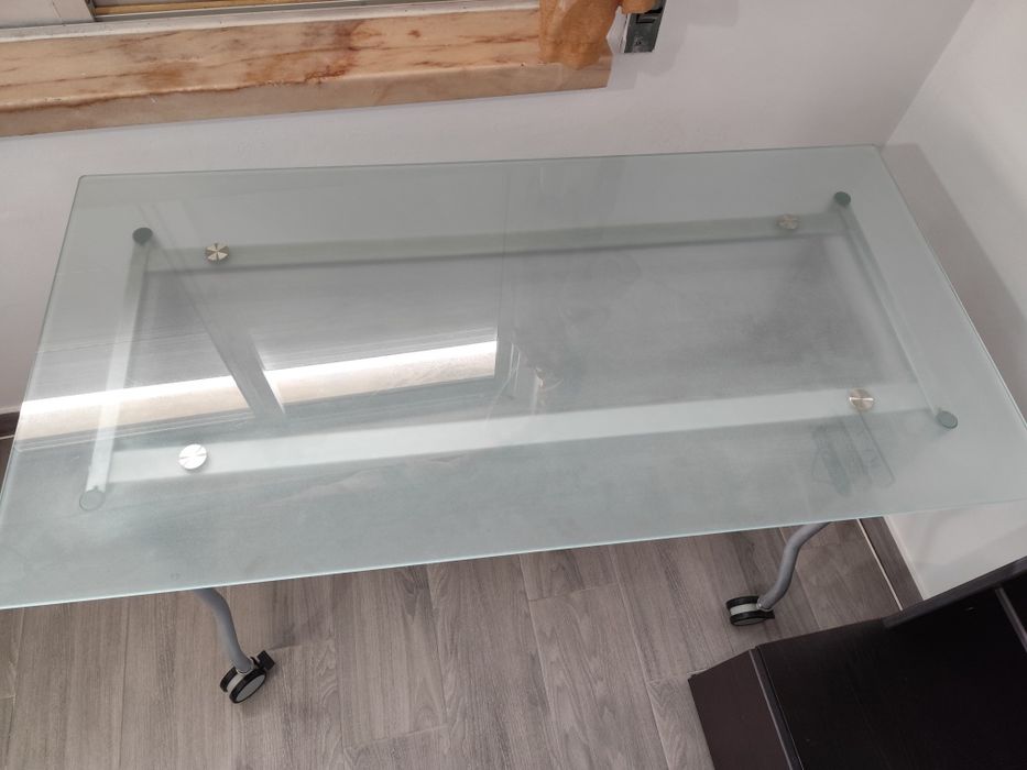 Used desk but in good condition64309665149185122