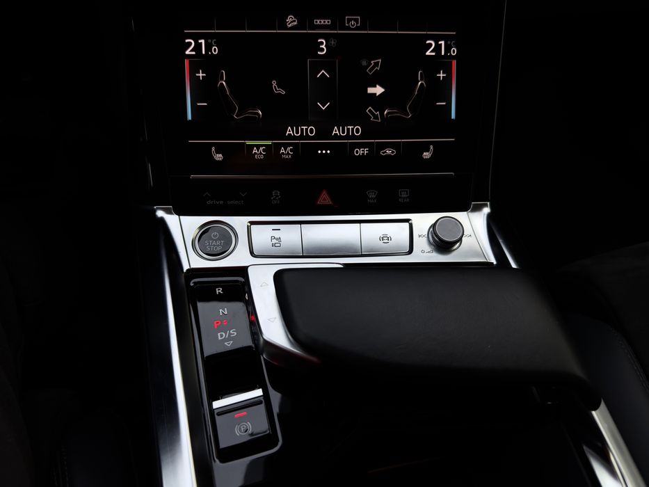 Audi E-tron  55  95Kwt 408 к.с Європа!!