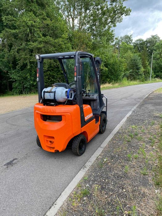 Wózek widłowy NISSAN PD01A15PQ gaz przesuw