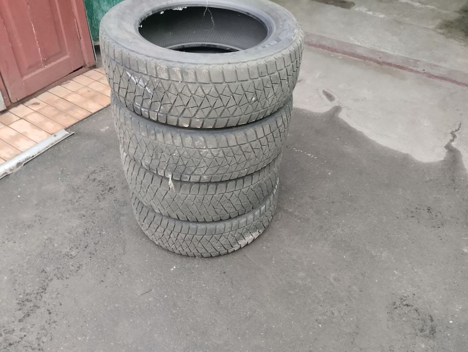 Продам резину на КІА