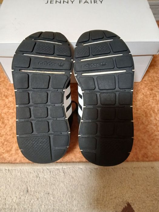 Кроссовки Adidas,детские.Размер 30