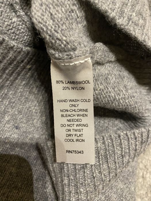 Nowy wełniany sweter