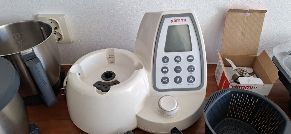 Yämmi 2 - robô de cozinha
