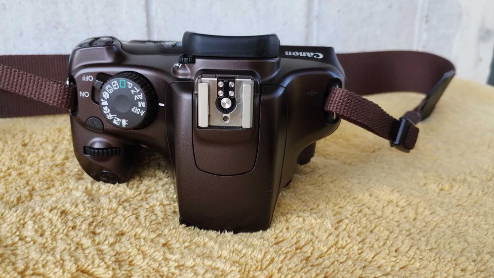 Цифрова дзеркальна камера canon 1100d body + ef-s 18-55 + ef 28-135 + кофр + штатив