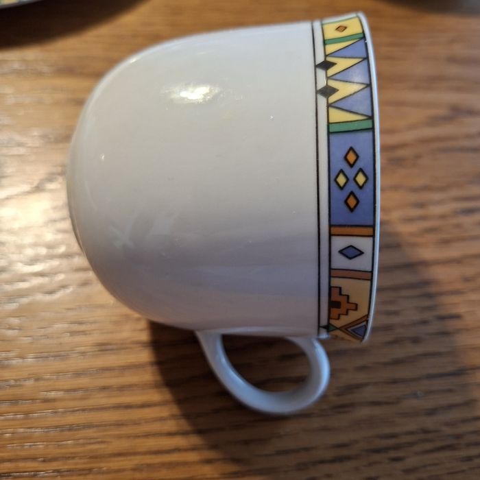 Zestaw filiżanek i spodków z porcelany Wałbrzych