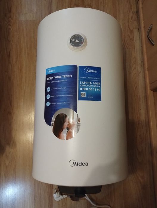 Продам бойлер Midea, протекает бак