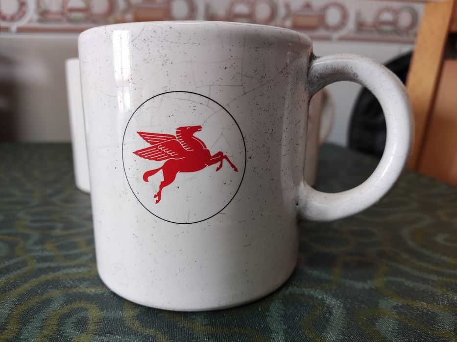 Canecas vintage Mobil pegasus