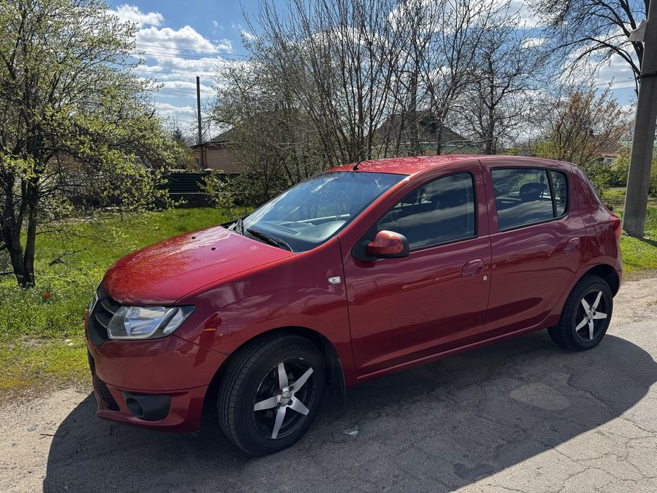 Авто Dacia Sandedo