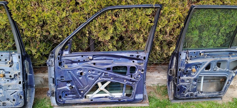 Komplet Drzwi 366 AZURITBLAU Mercedes Benz w124