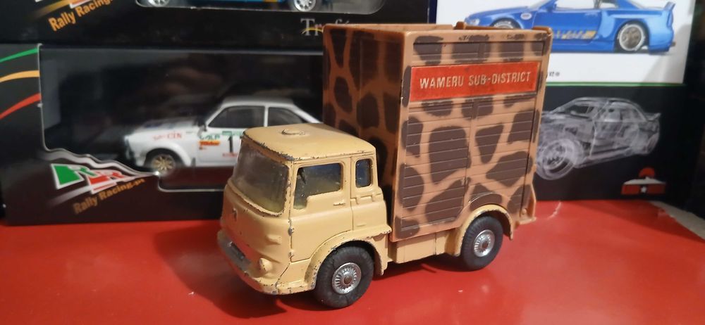 Miniaturas corgi Toys