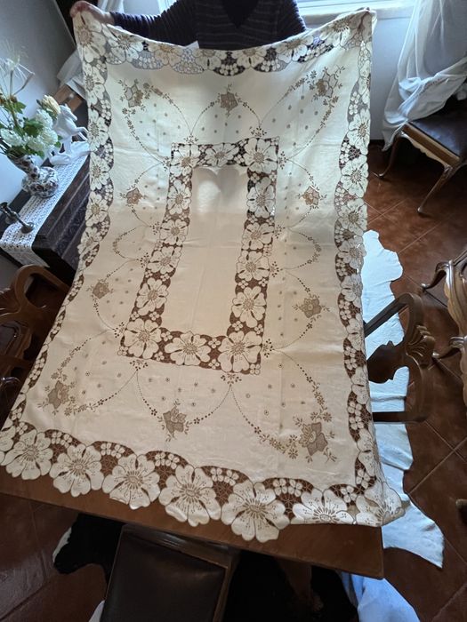 Toalha de mesa de Linho Bordado da Madeira + Guardanapos