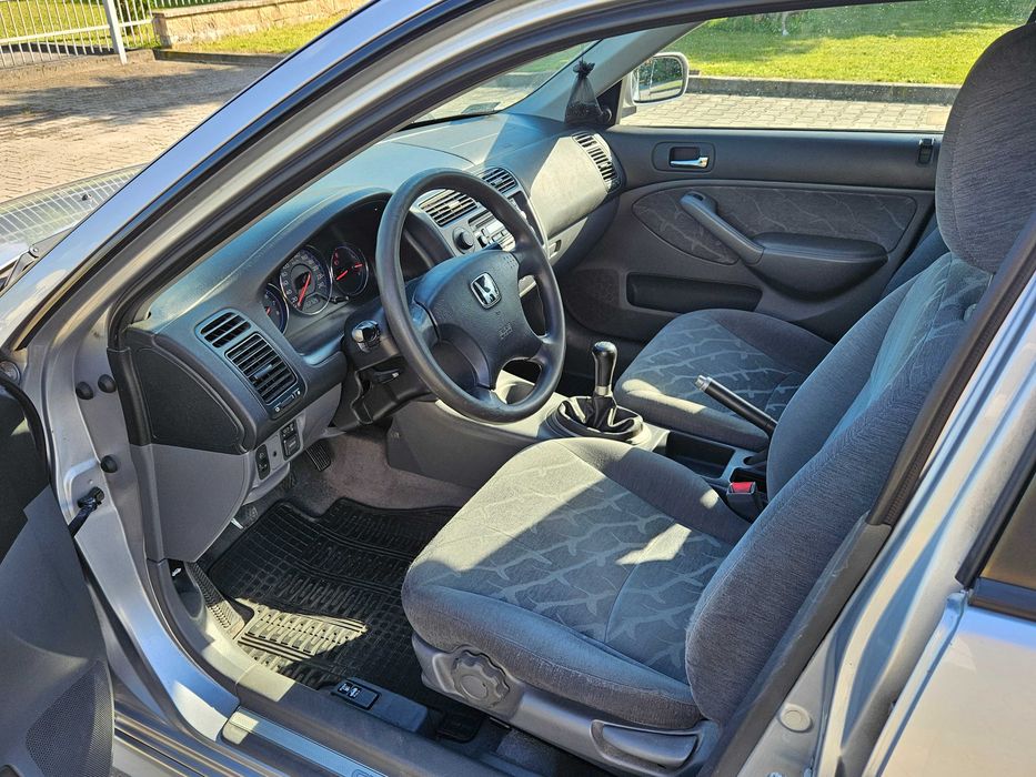 Honda Civic VII Sedan 1.6 Vtec 110KM 2005 Salon PL