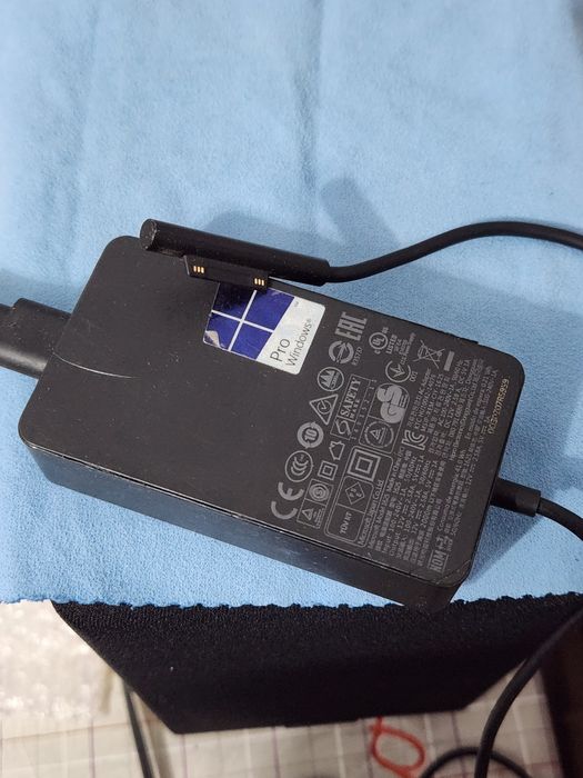 Ноутбук Microsoft Surface Pro 4-i5/8GB/256GB