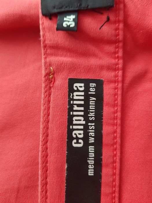 Calças Moschino vermelho modelo caipirinha skinny