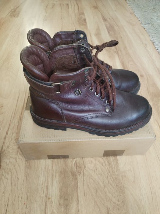 Buty damskie. Skóra naturalna. 38