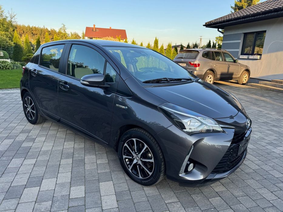 Toyota Yaris 1.5Hybrid 100KM * Lift *