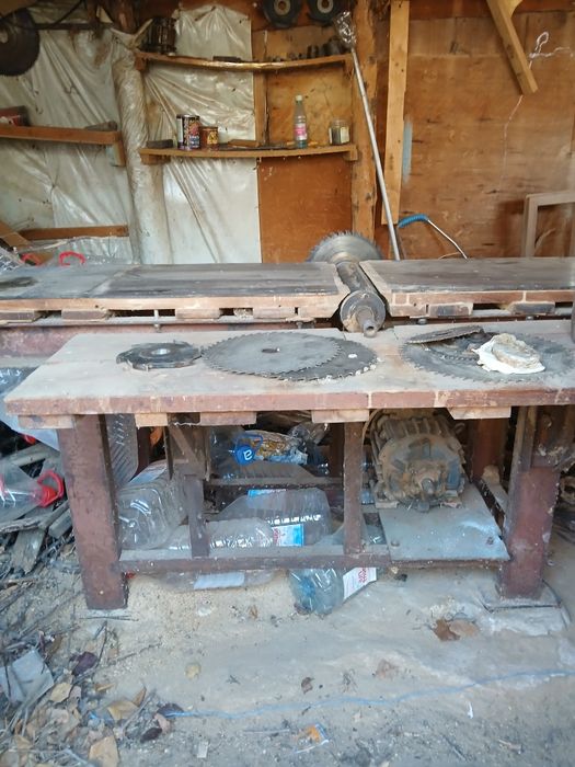 Деревообрабатывающий станок.