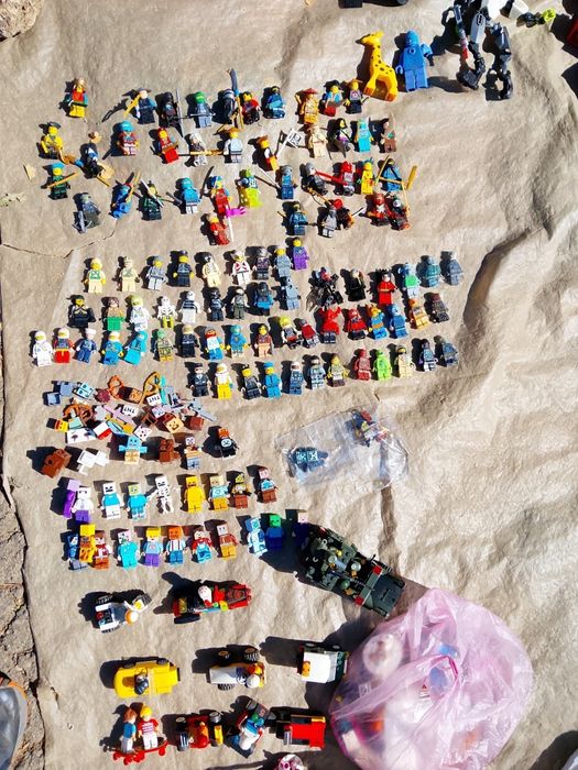 Фигурки, техника, аксессуары, совместимые с лего