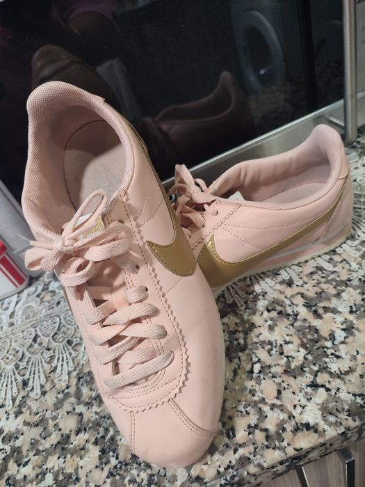 Tênis Nike como novos