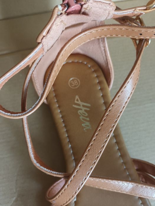 Sandálias para mulher ou adolescente