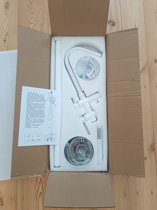 Bateria wannowa wolnostojąca VICTORIA, biała uszkodzona