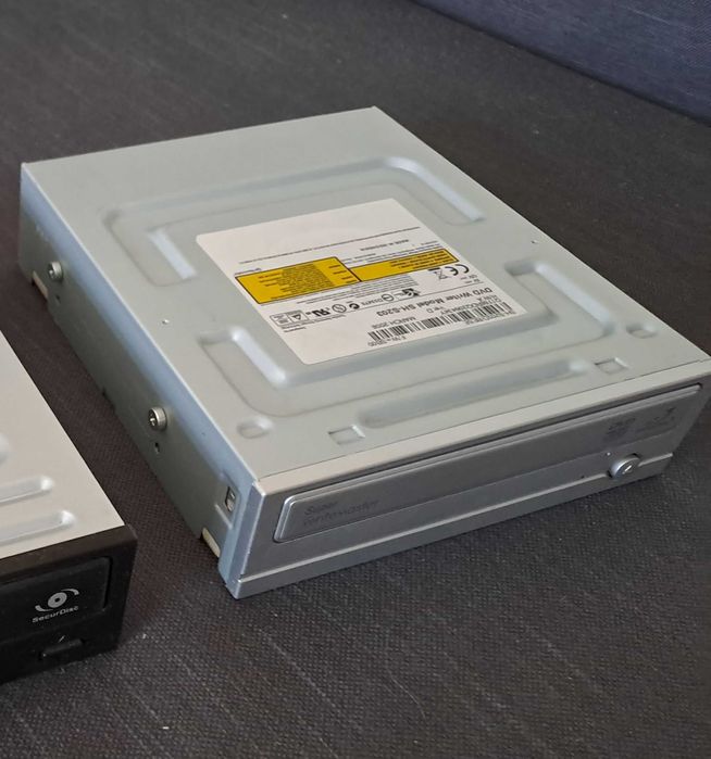 CD\DVD-Writter, SATA