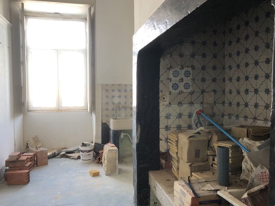 Arrendo T5 com 250m2 para habitação ou comércio, no Príncipe Real, Lx